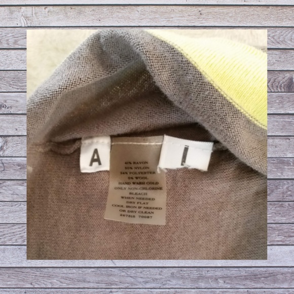 Oversized Ann Taylor Crop Style Top w/ Tab Sleeves - Picture 4 of 8